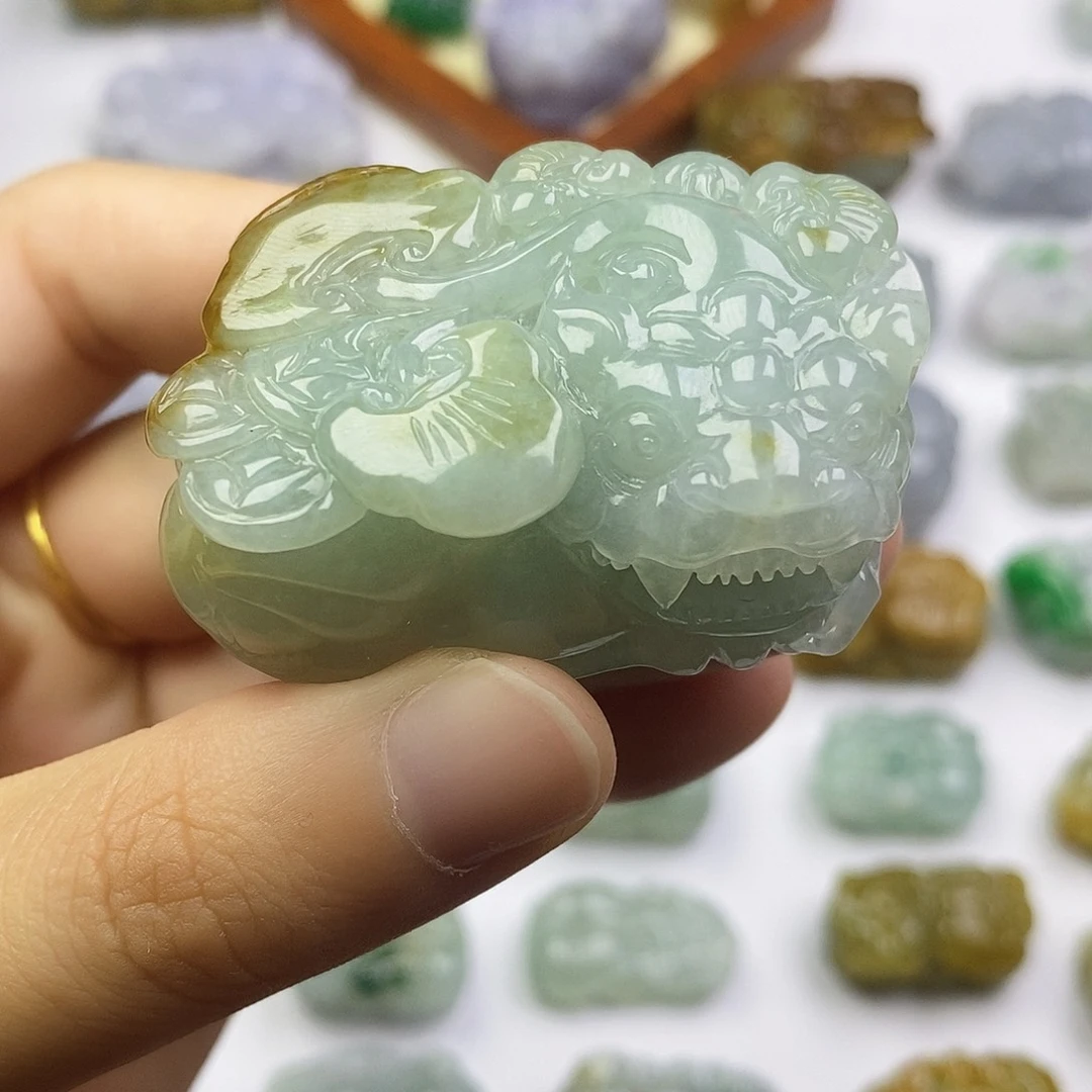 颈饰未镶嵌翡翠貔貅