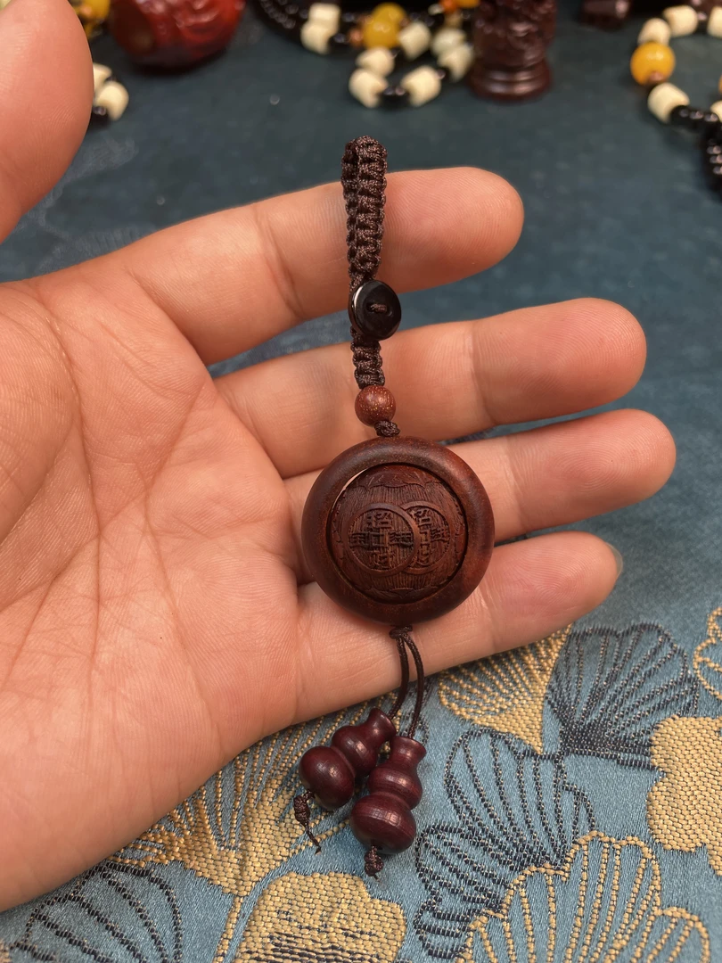 小叶紫檀雕刻貔貅转转珠