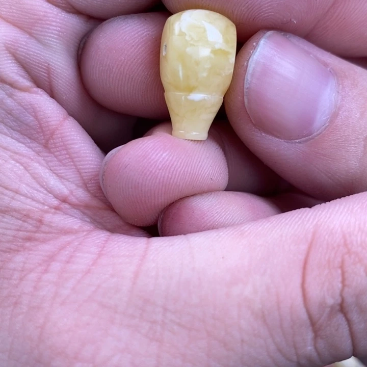 未镶嵌蜜蜡裸石?***叔