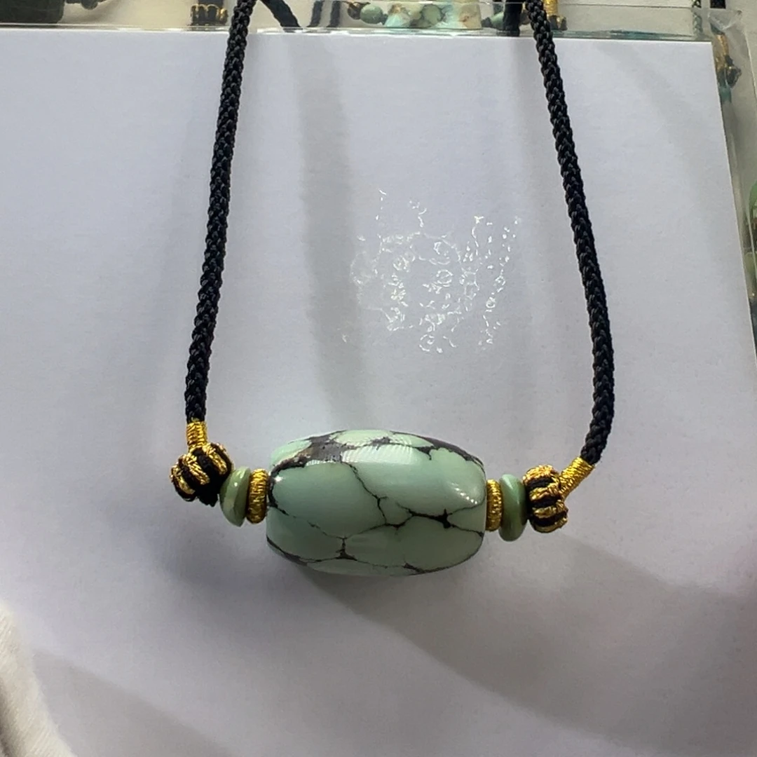 绿松石未镶嵌挂件