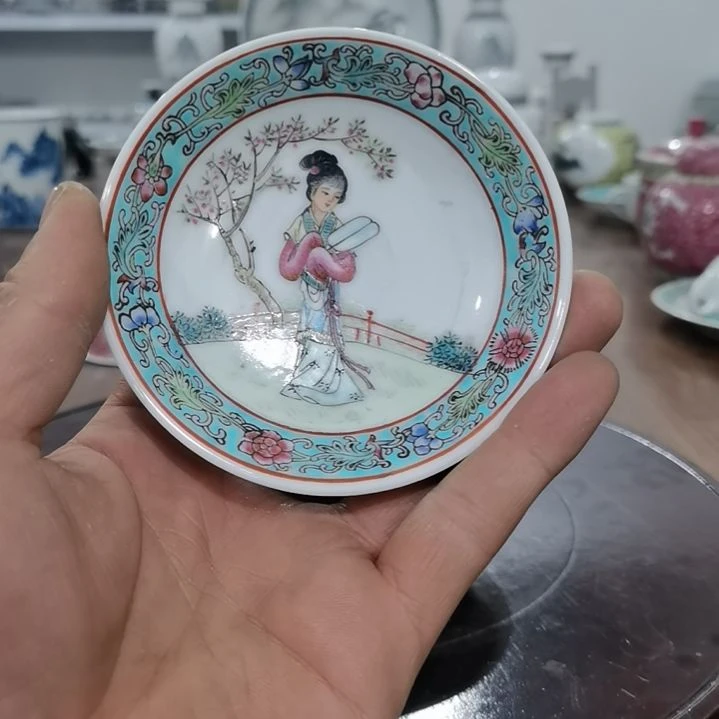 当代景德镇陶瓷工艺品伟*