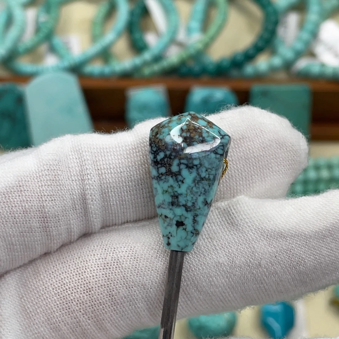 绿松石未镶嵌挂件