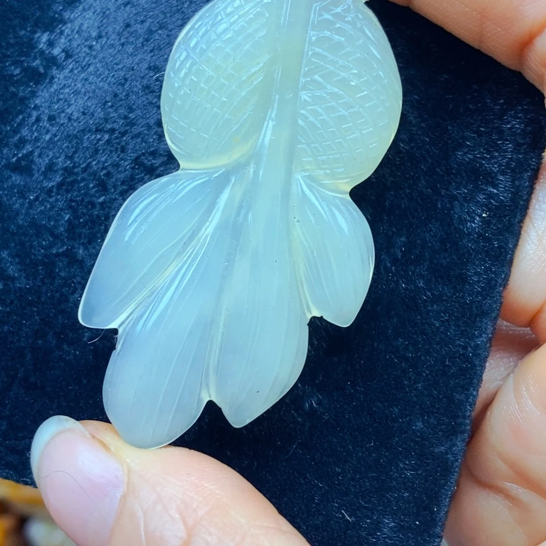 未镶嵌石英质玉（黄龙玉）颈饰