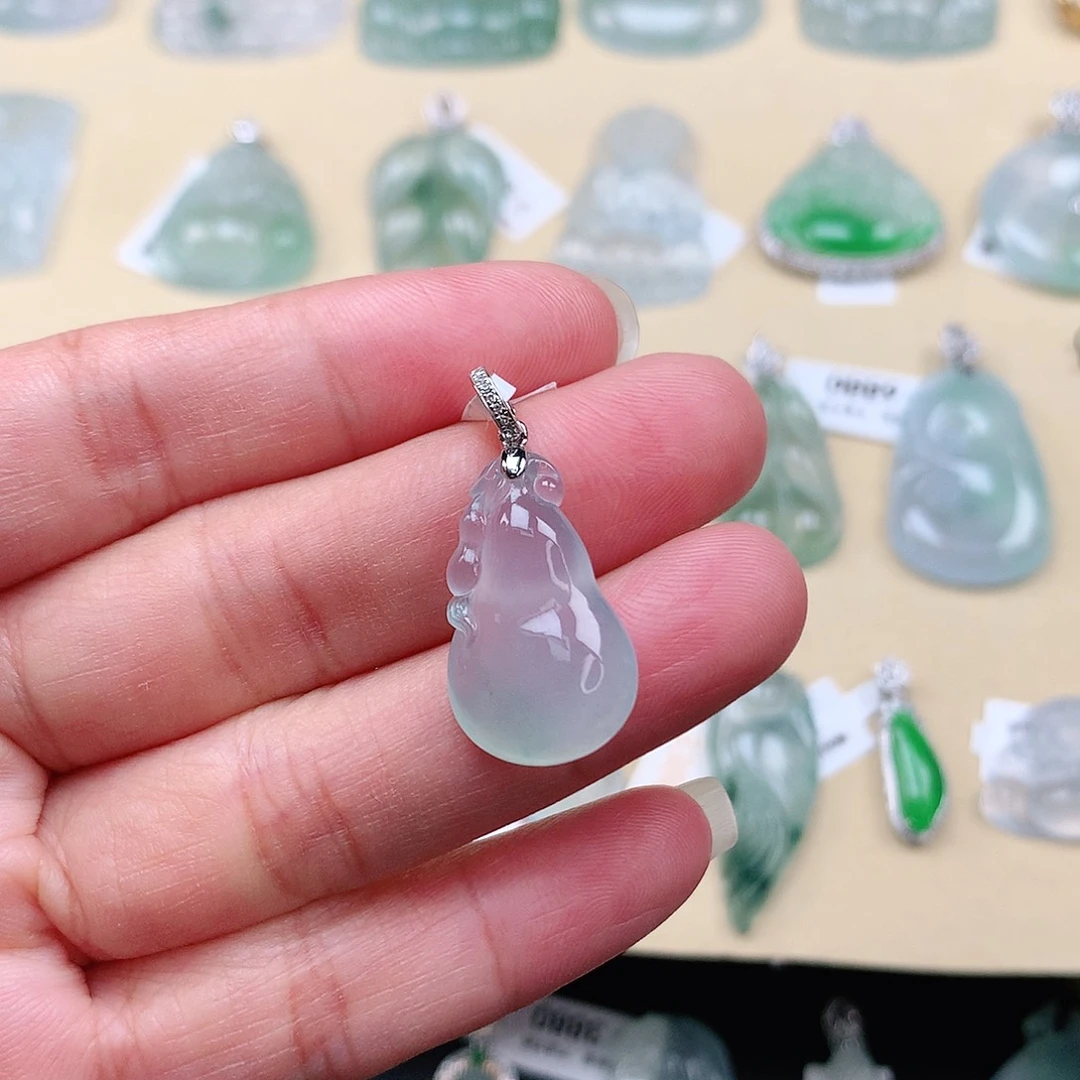 翡翠颈饰18K金镶嵌葫芦