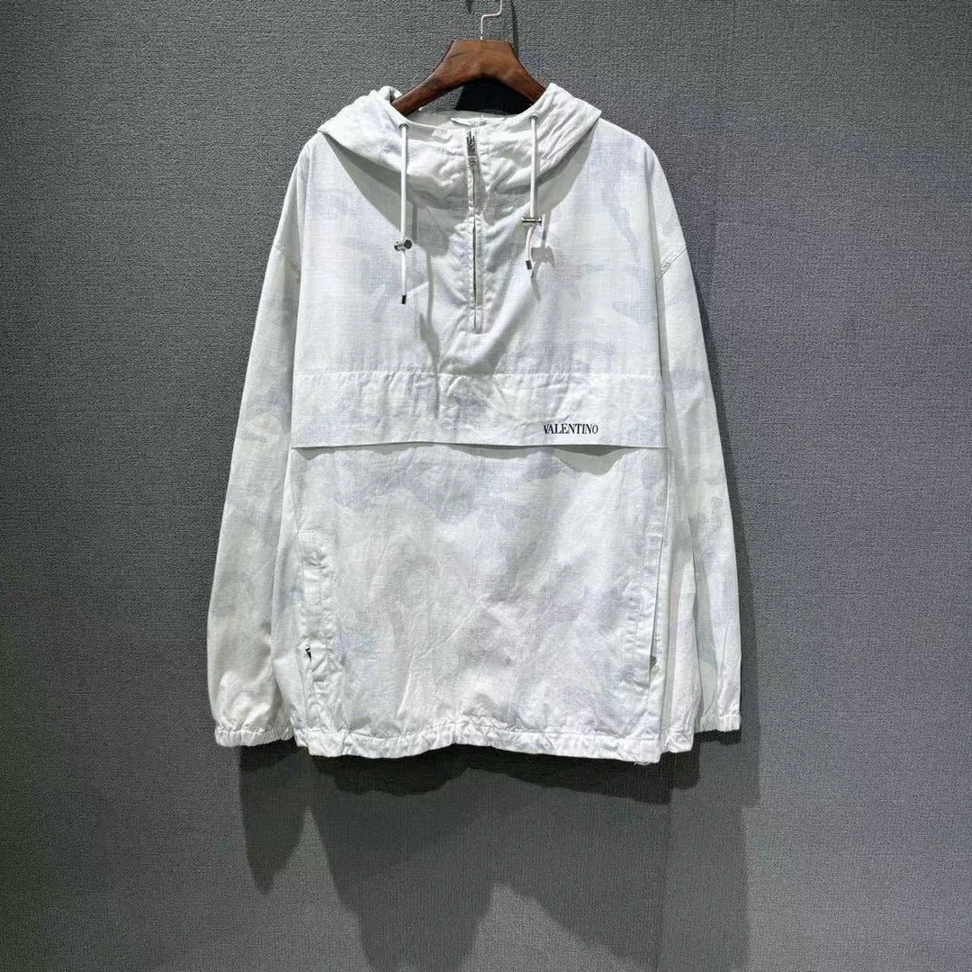 99新 Valentino/华伦天奴 (pm字母logo连帽半拉链外套99新M码2057