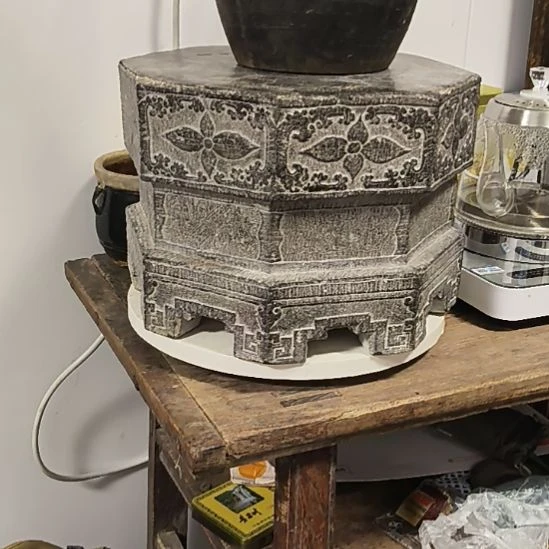 玉***禾一个石头墩子完整的