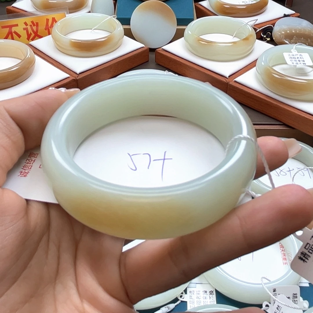 未镶嵌手镯和田玉