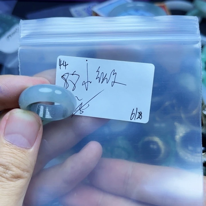 小***微翡翠戒指未镶嵌翡翠