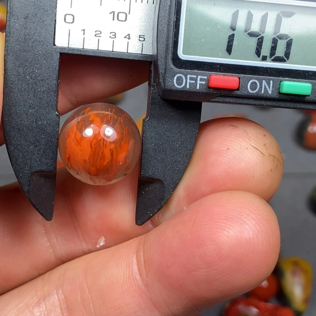 南红玛瑙未镶嵌挂件