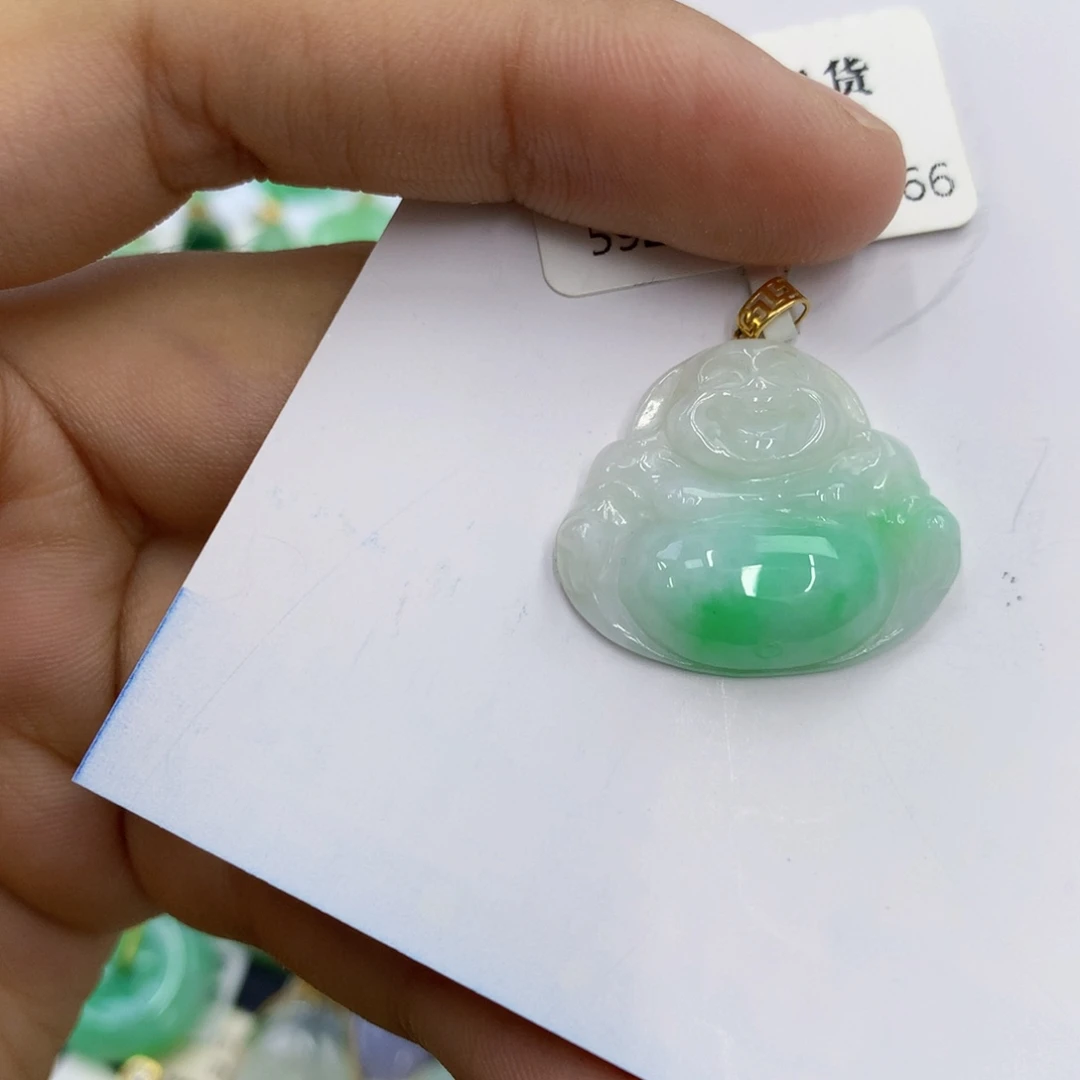 翡翠18K金镶嵌颈饰翡翠