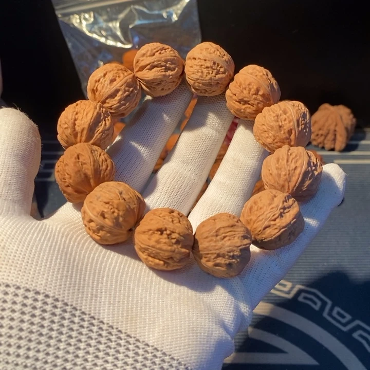 文玩核桃手串……35