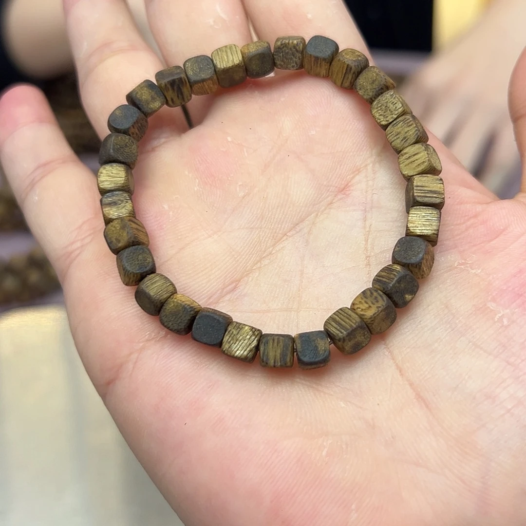 沉香碎屑沉香0.5规格99沉方珠