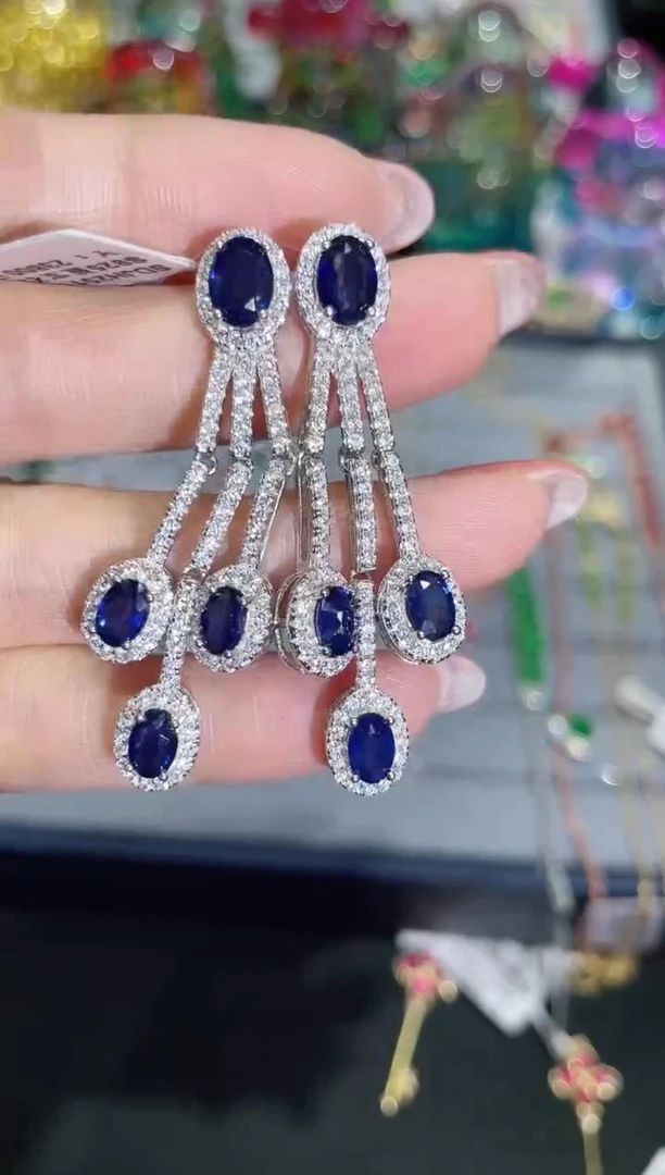 S925银镶嵌天然蓝宝石耳饰