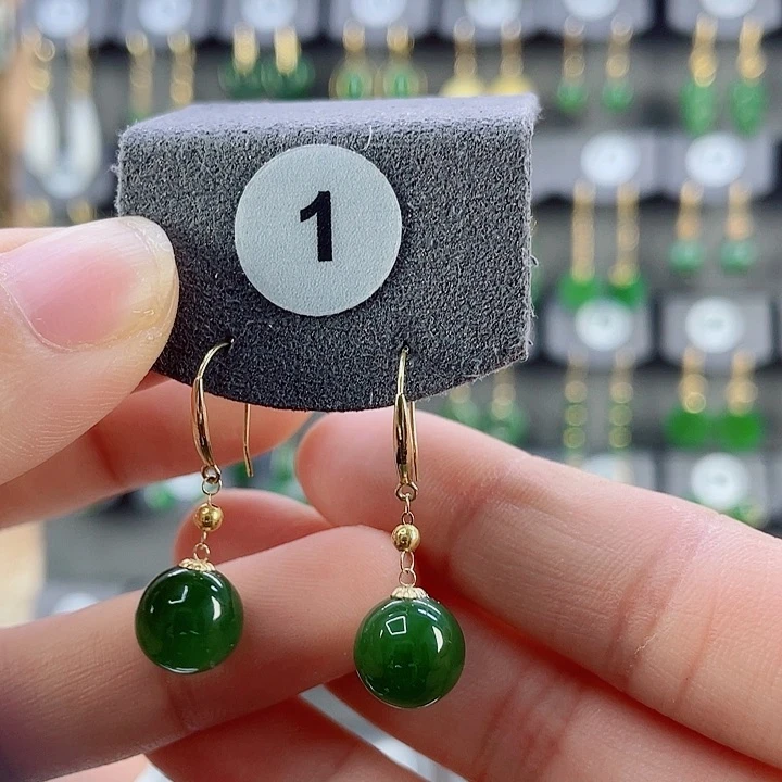 18K金镶嵌和田玉耳饰