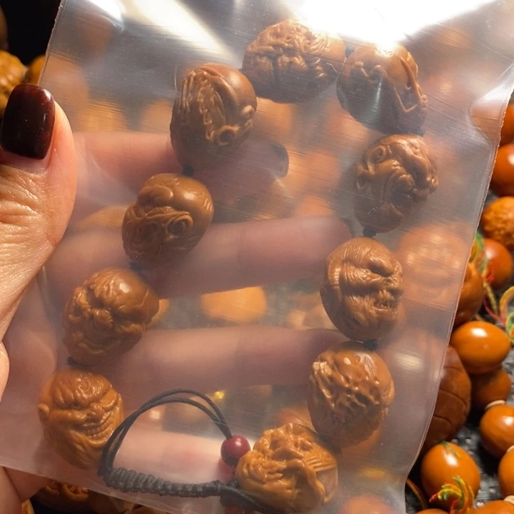 吊坠橄榄核感***?向死而生