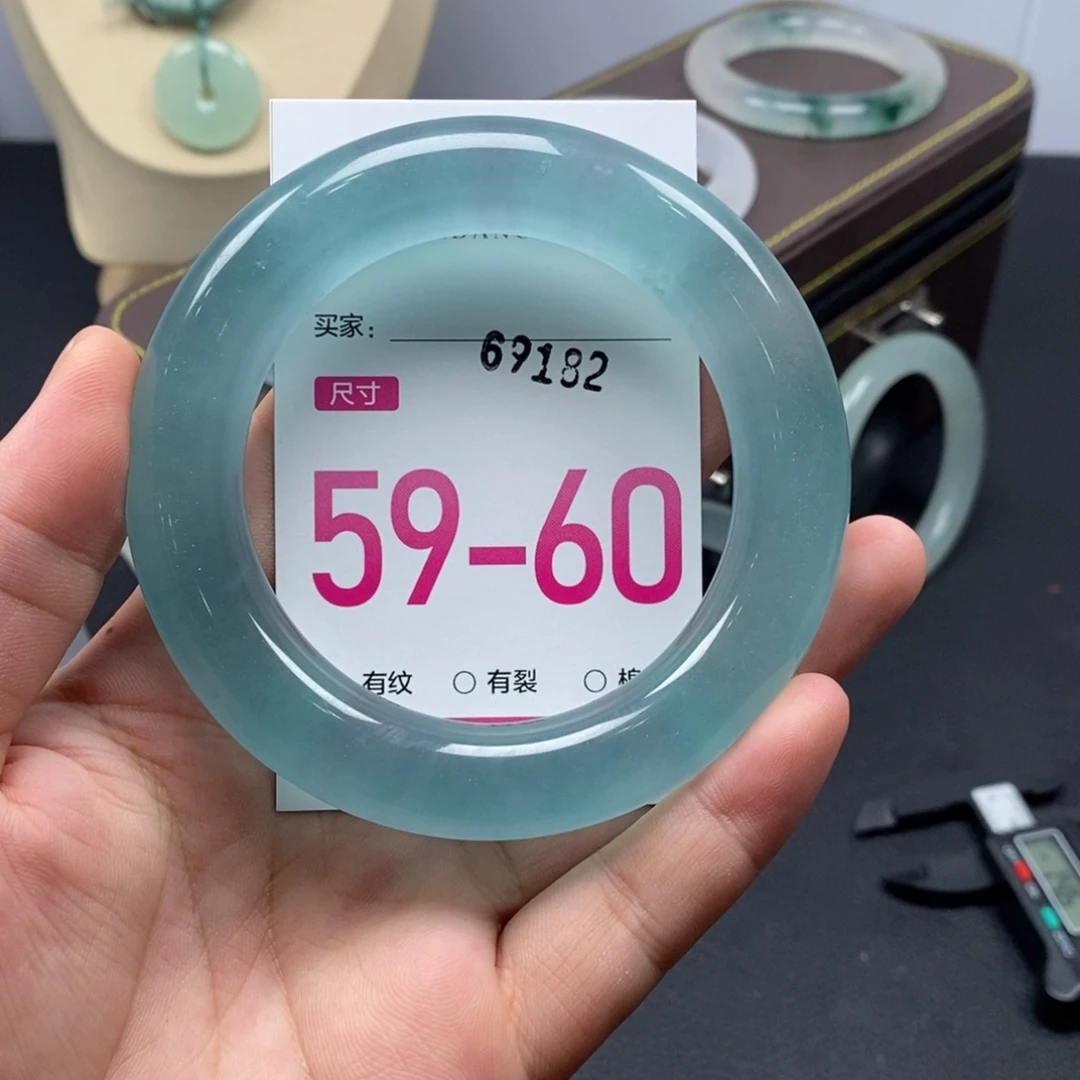 一***一未镶嵌手镯石英岩玉