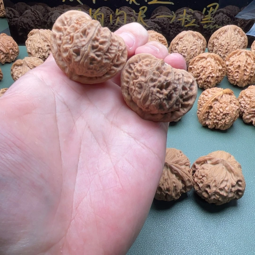 核桃把件小****?41全品桃心宫灯