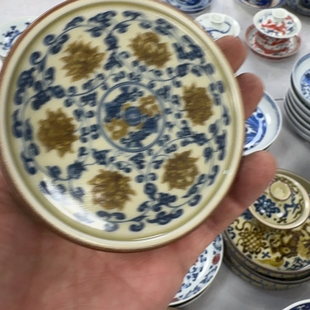 摆件釉里金缠枝莲盖置