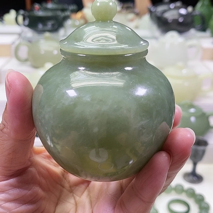 未镶嵌和田玉挂件茶叶罐（微瑕）