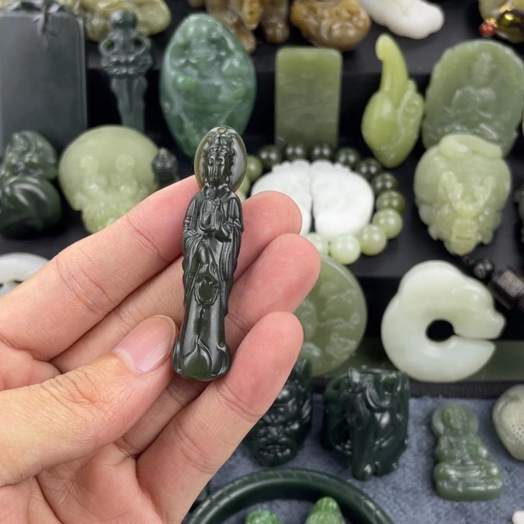 和田玉未镶嵌颈饰