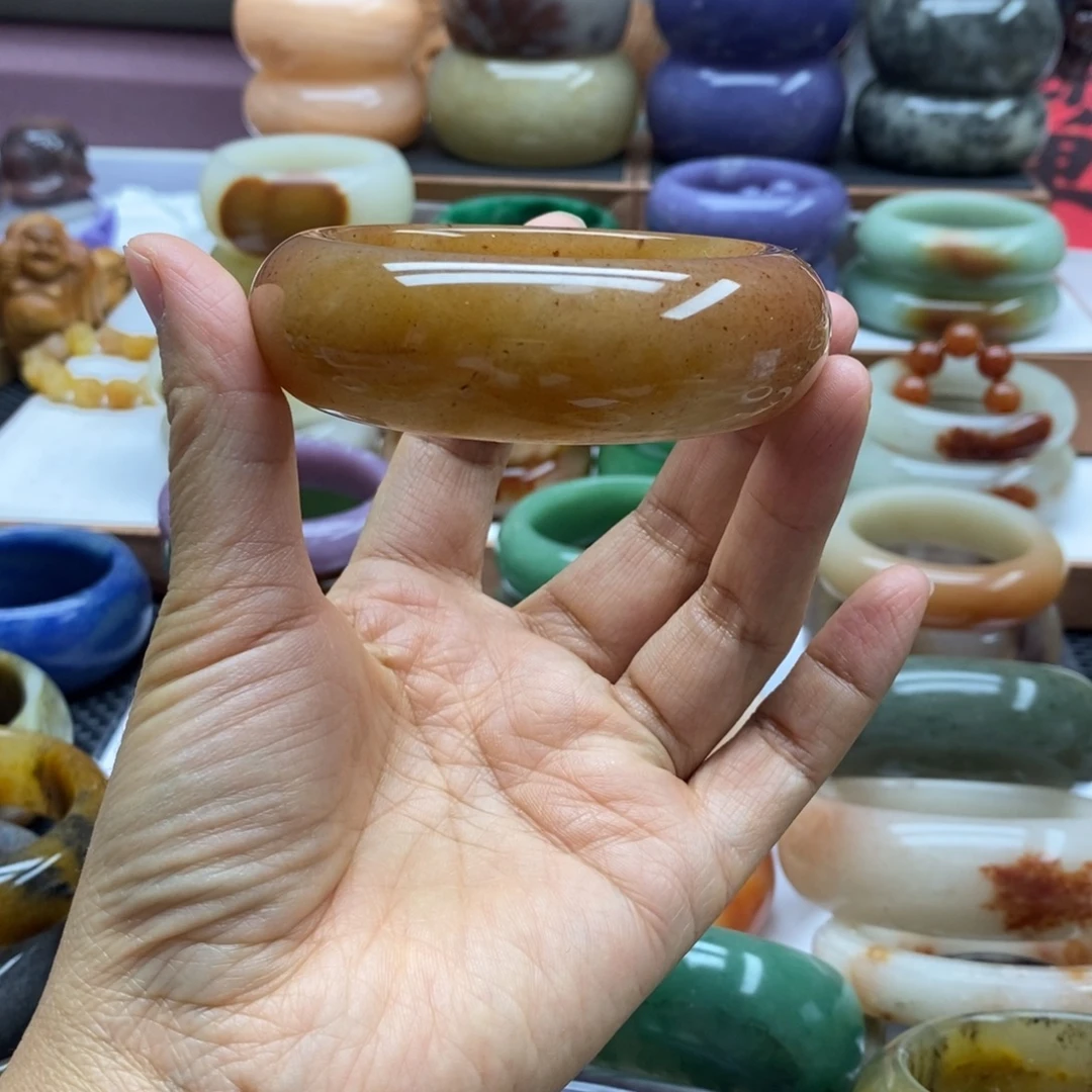 未镶嵌手镯石英岩玉
