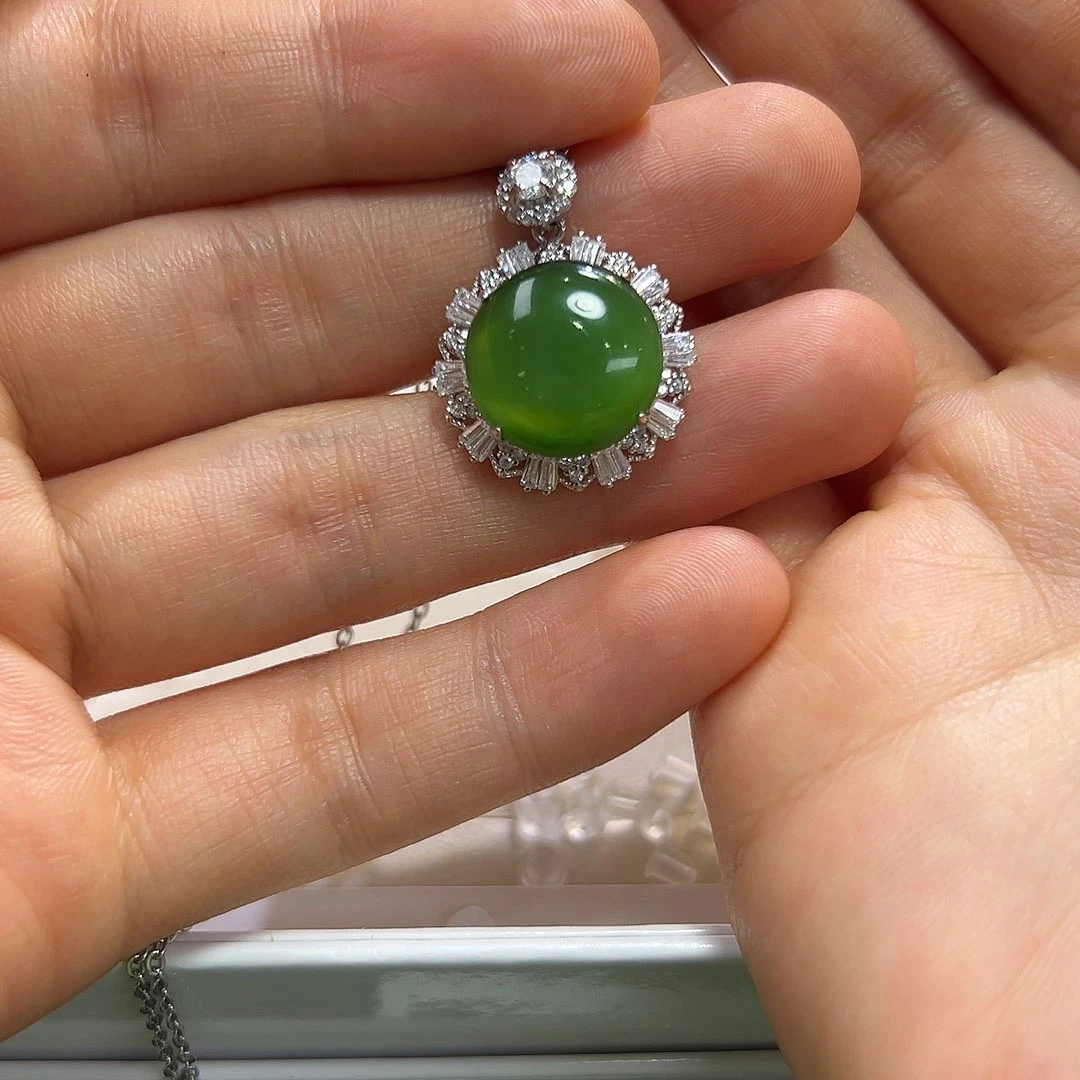 和田玉银S925镶嵌颈饰花**朵