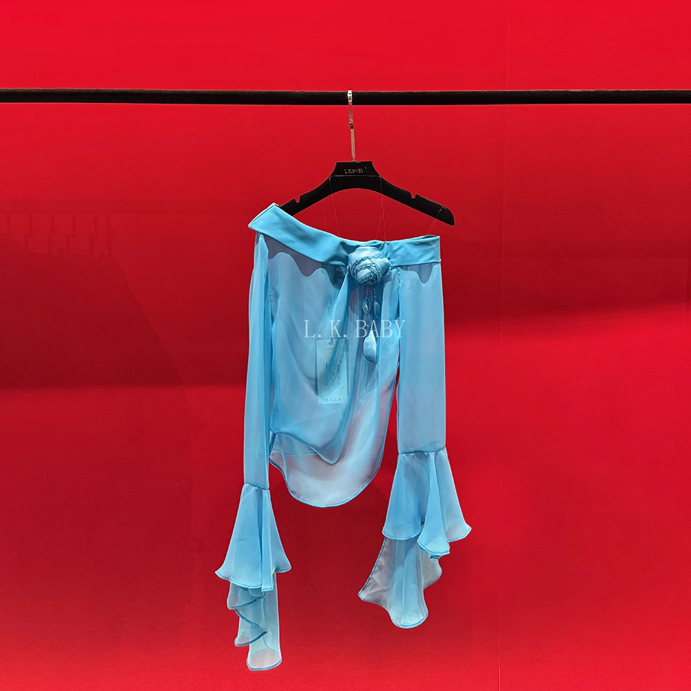 【L.K.BABY】若隐若现 法式浪漫邂逅不规则喇叭袖薄雾斜肩衬衫