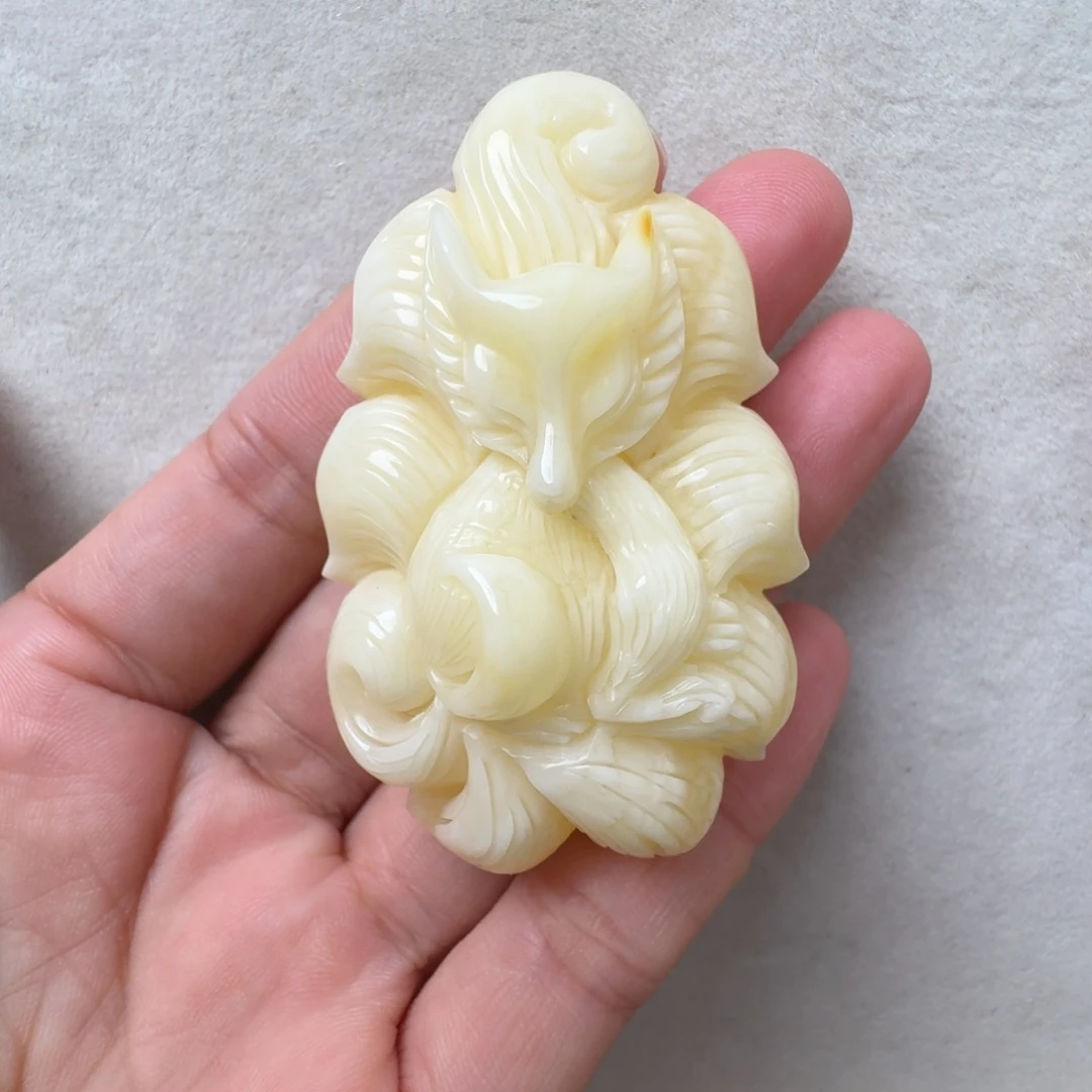 蜜蜡未镶嵌珠宝奇石有微微花粉，超过七天不退不换