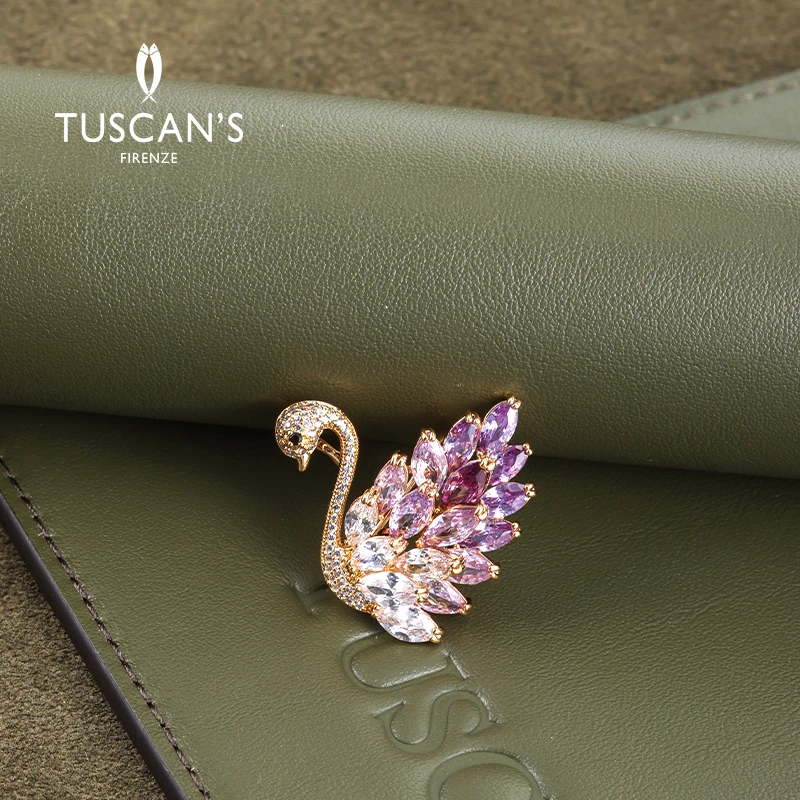 TUSCAN'S 铜合金合成锆石胸针 轻奢精致女士百搭天鹅胸针时代双鱼