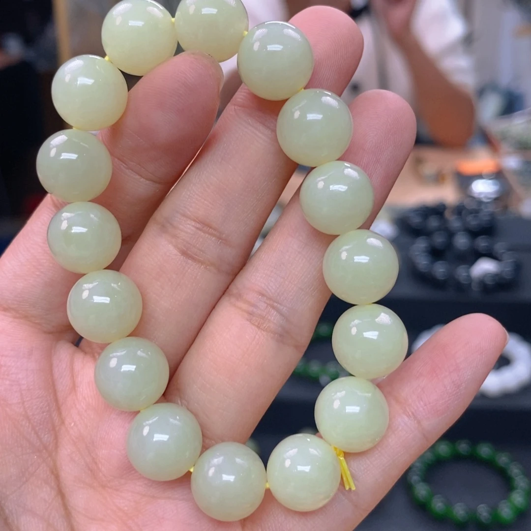 未镶嵌戒指和田玉