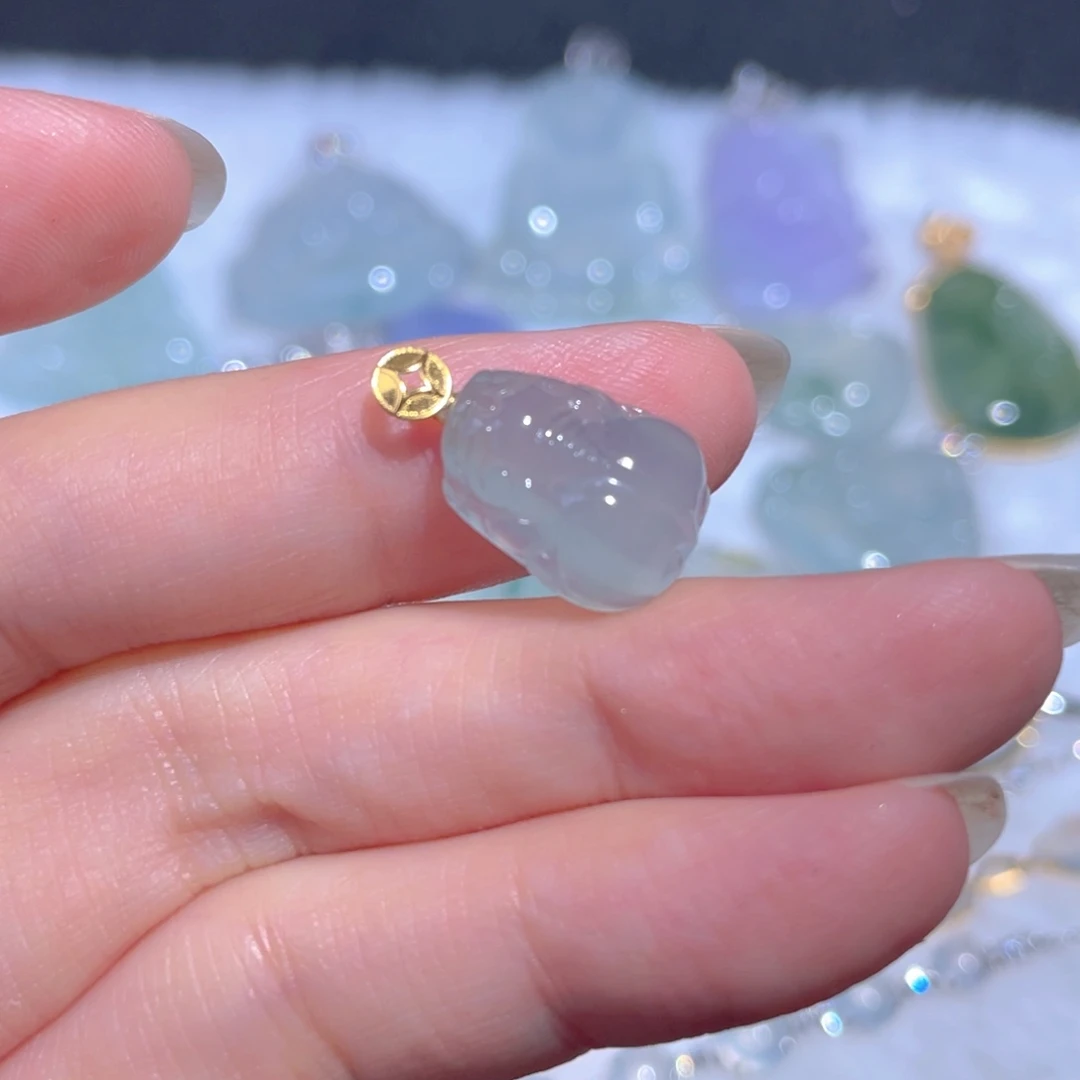 翡翠18K金镶嵌颈饰翡翠