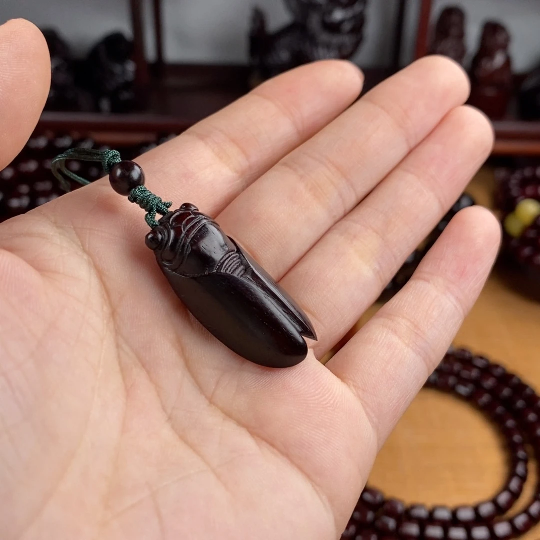 小叶紫檀吊坠一鸣惊人