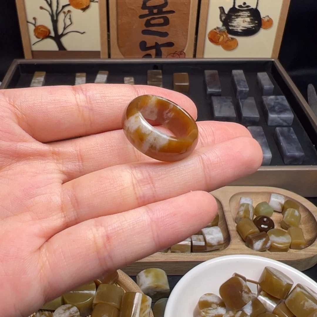 ****T和田玉（糖玉）未镶嵌珠宝奇石