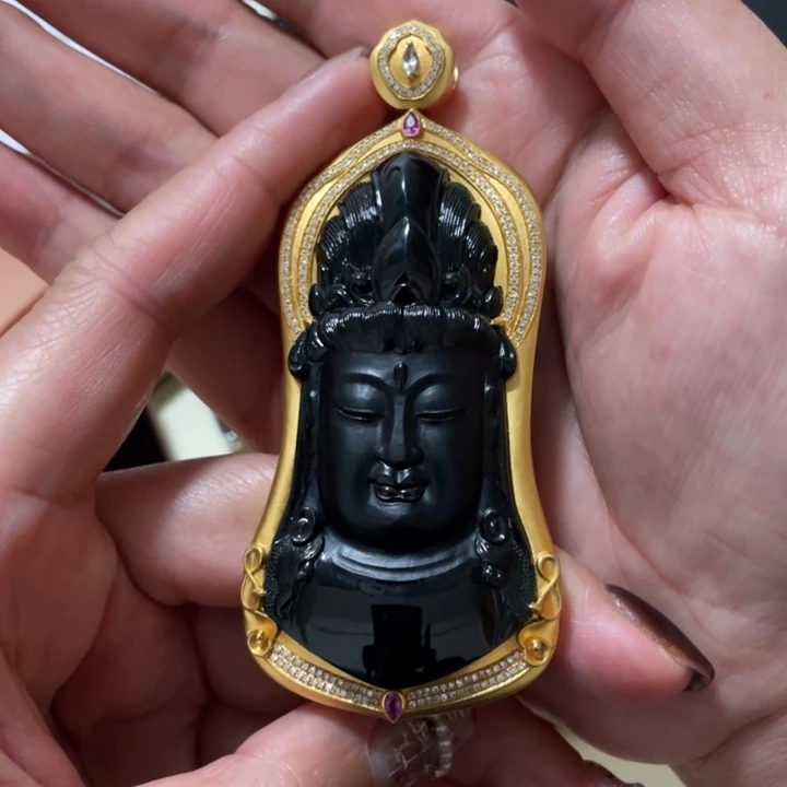 楚***香翡翠18K金镶嵌颈饰翡翠