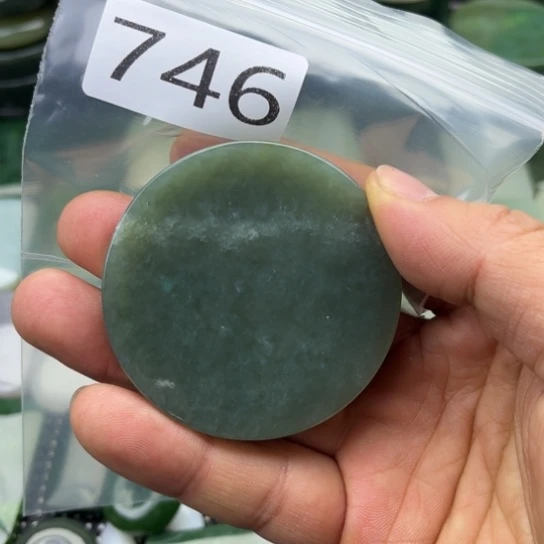 和田玉未镶嵌珠宝半成品