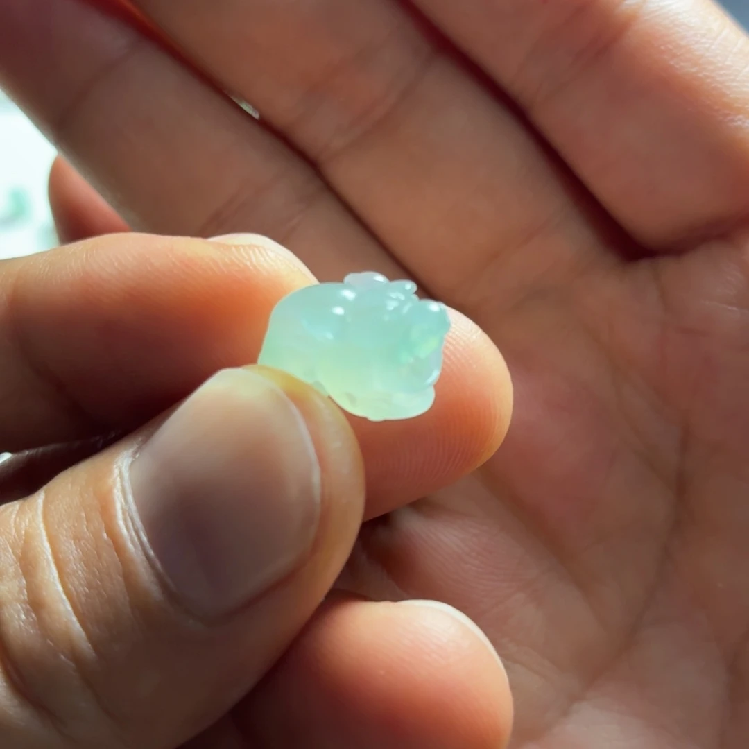 定制翡翠未镶嵌貔貅