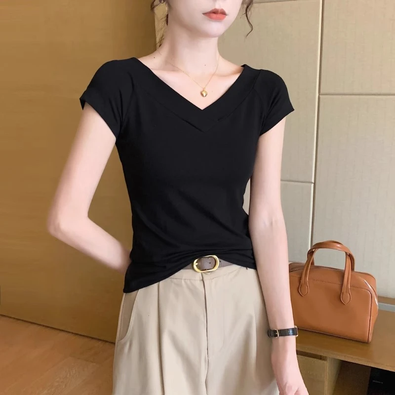 黑色v领短袖t恤女夏2025新款低领大领口修身显瘦紧身半袖露背上衣