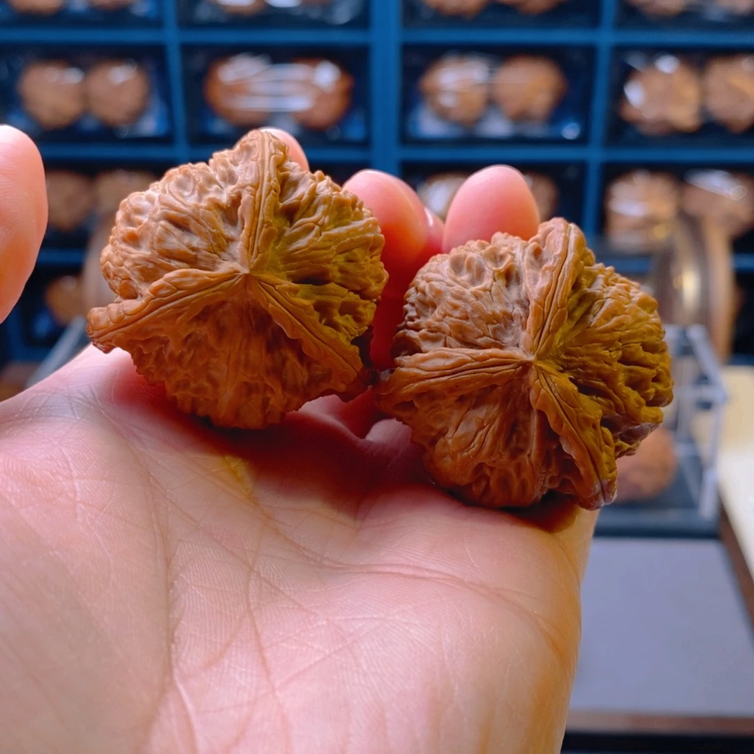 精品核桃把件41白奔