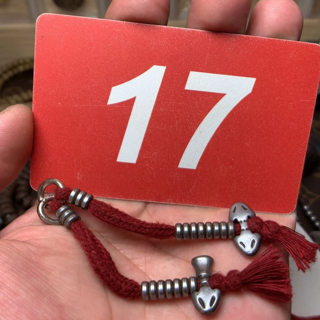 桃核吊坠尼*………………………………