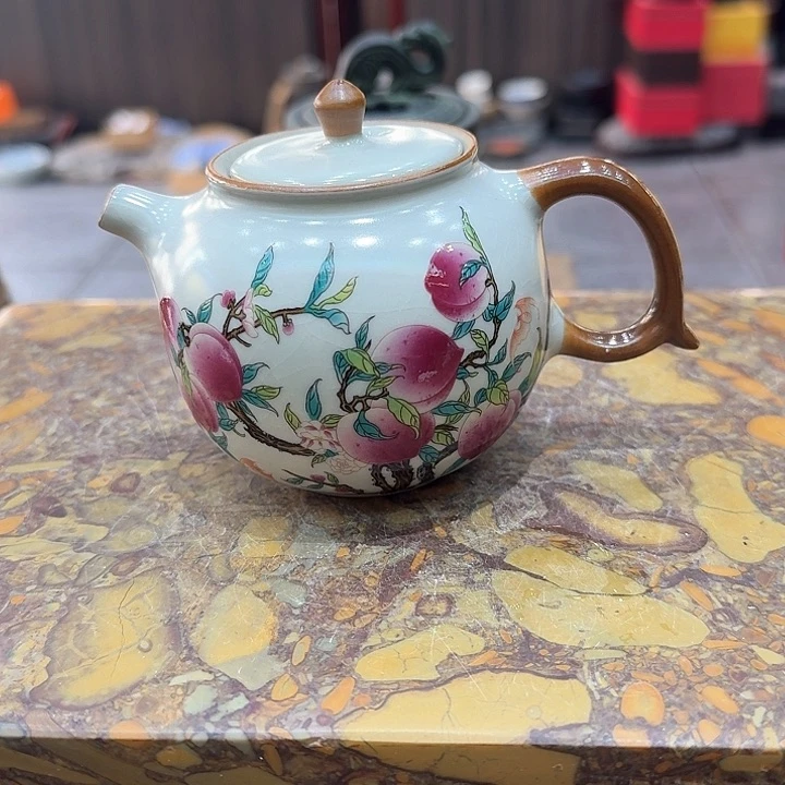 汝瓷壶一个，瓷。。品茗的