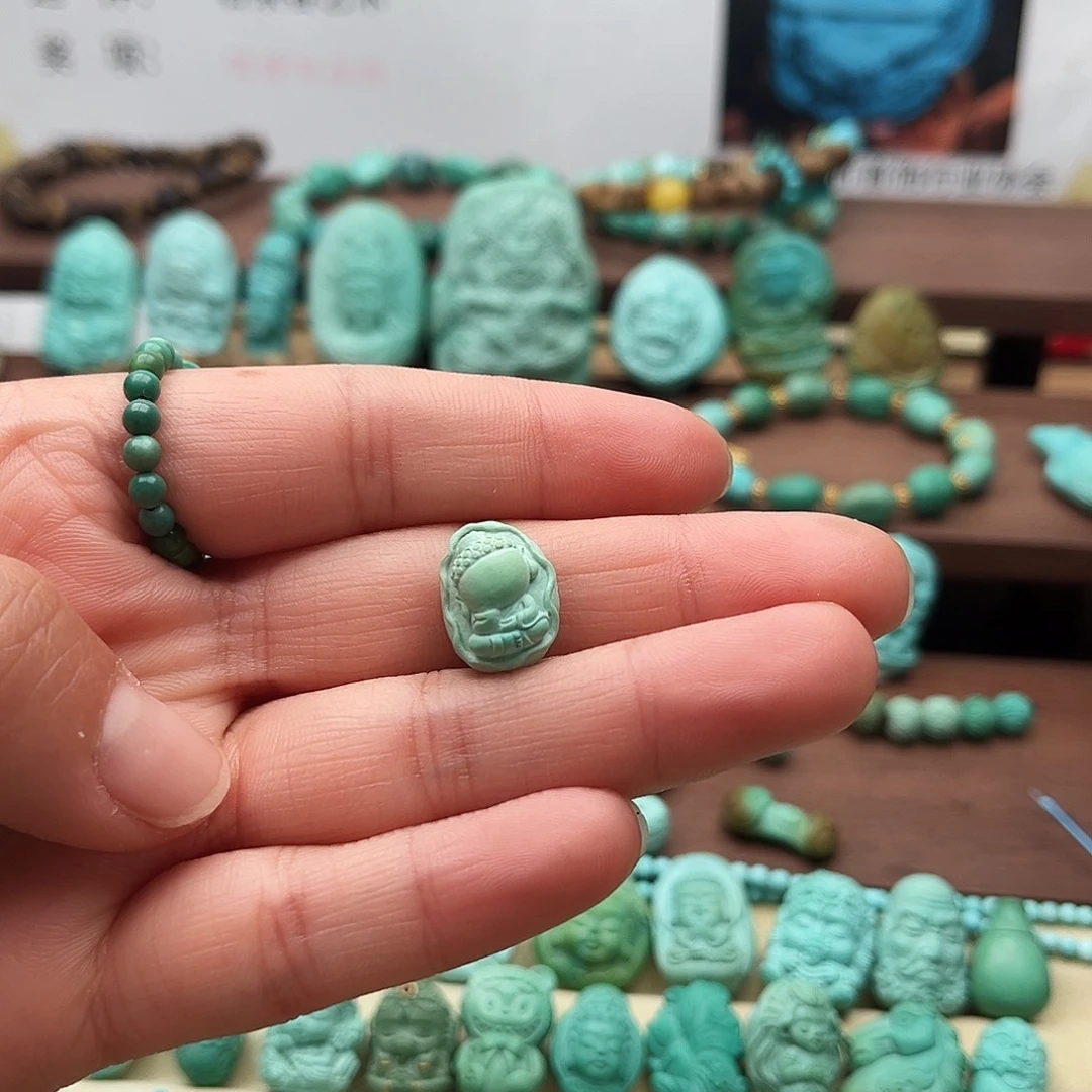 绿松石未镶嵌颈饰