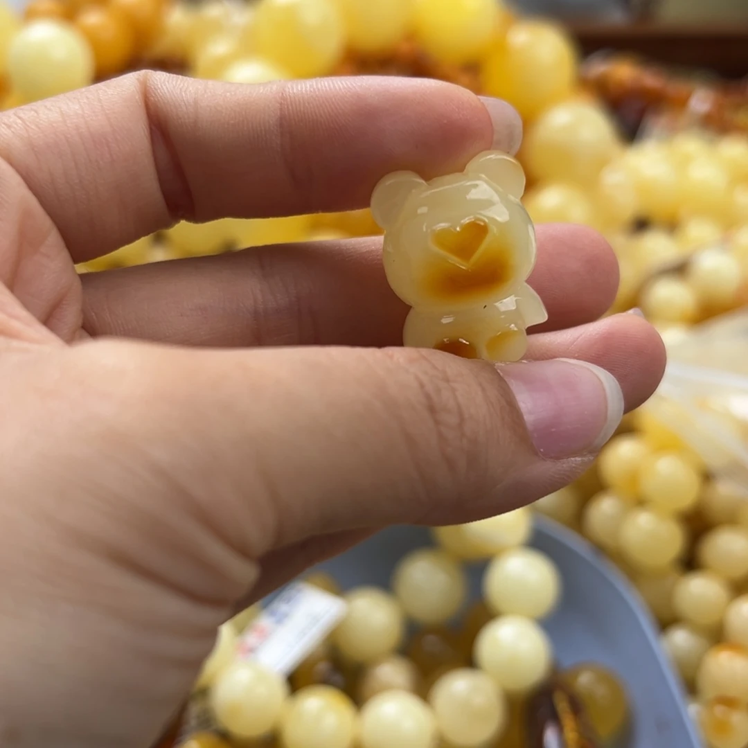 未镶嵌琥珀珠宝奇石