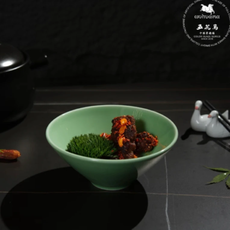 景德镇五花马8寸锥形碗（豆青）