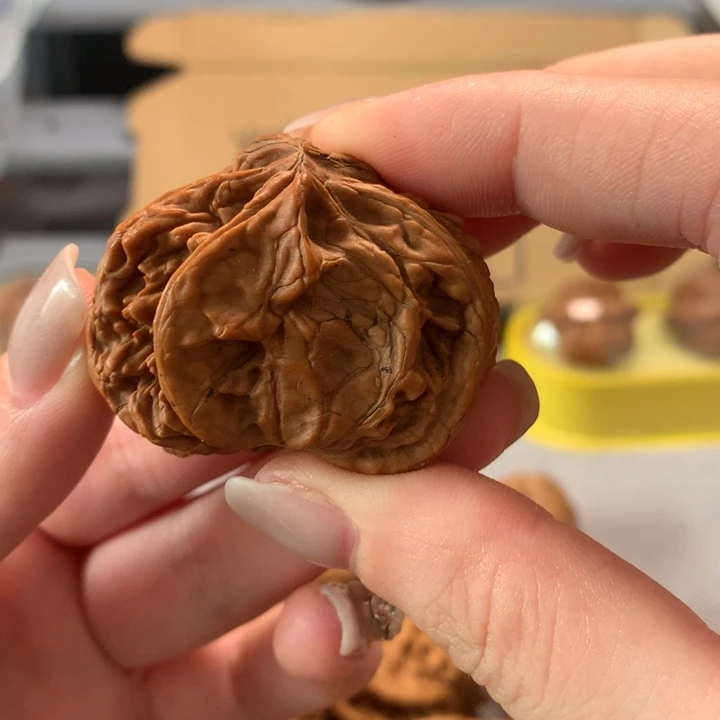 鸿***文玩核桃把件异形单只