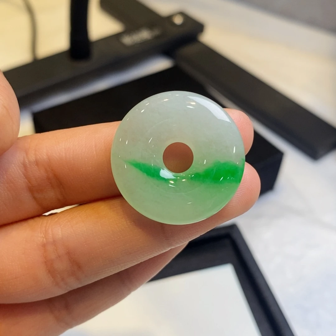 翡翠颈饰未镶嵌裸石甜甜圈