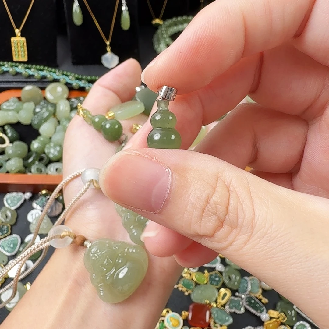 可****颈饰未镶嵌和田玉