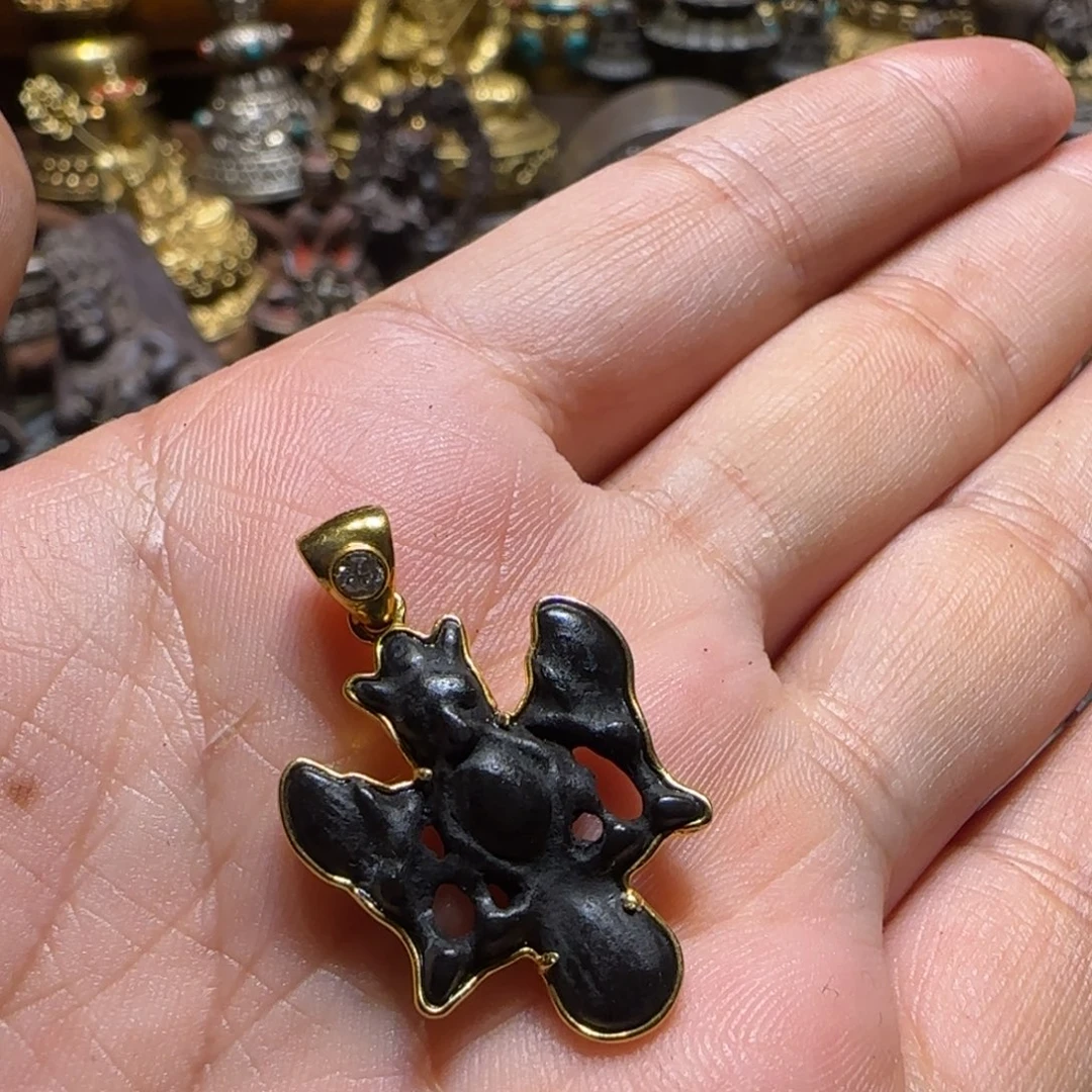 X**a吊坠……………………………………