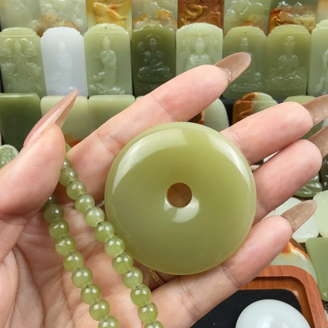 果绿色平安扣吊坠