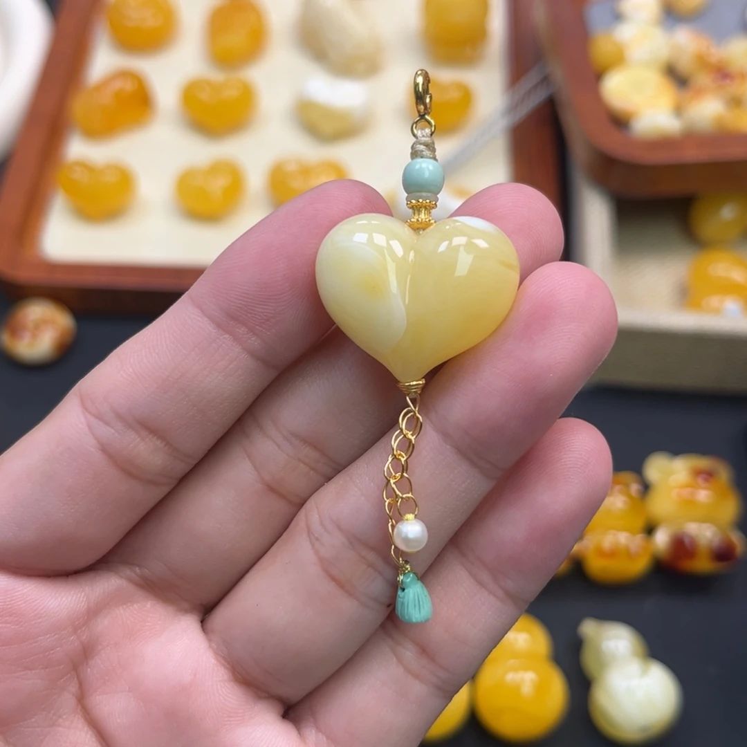 琥珀未镶嵌珠宝奇石