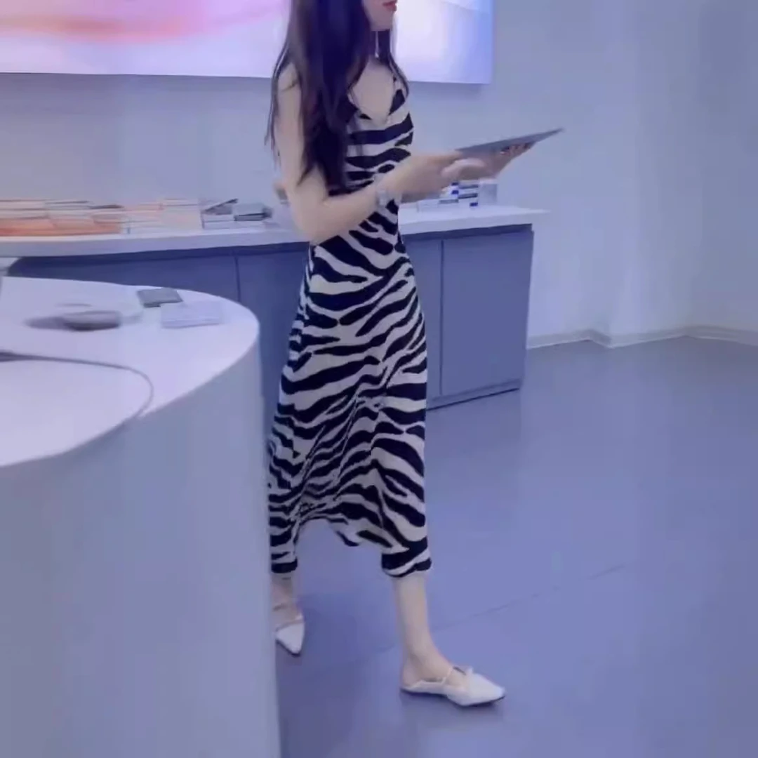 2025夏季新款豹纹吊带连衣裙修身显瘦中长款女裙9901#24510